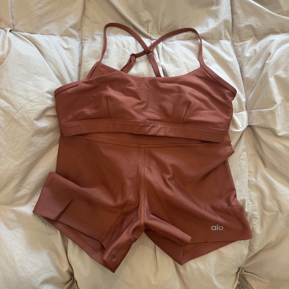 Alo Airlift Matching Set in Copper ⚡️⚡️ - Picture 2 of 6